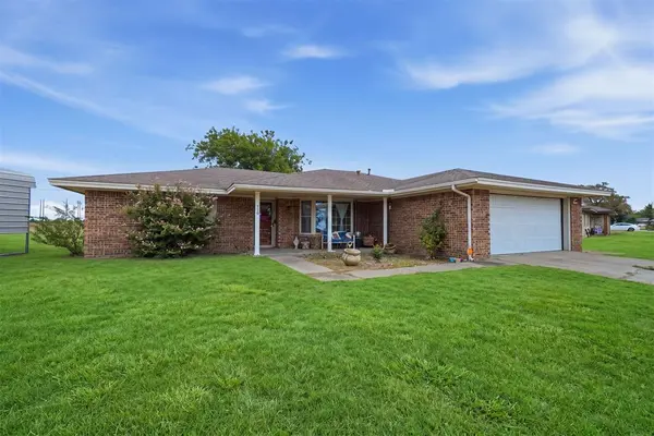 117 W 12th ST, Snyder, OK 73566