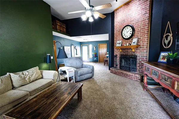 7900 S Cimarron RD, Mustang, OK 73064
