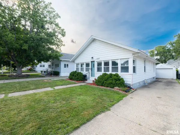 1307 STATE ST, Pekin, IL 61554