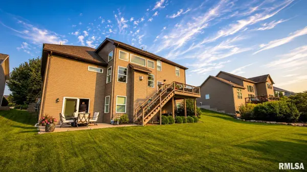 6811 N Water Oak DR, Edwards, IL 61528