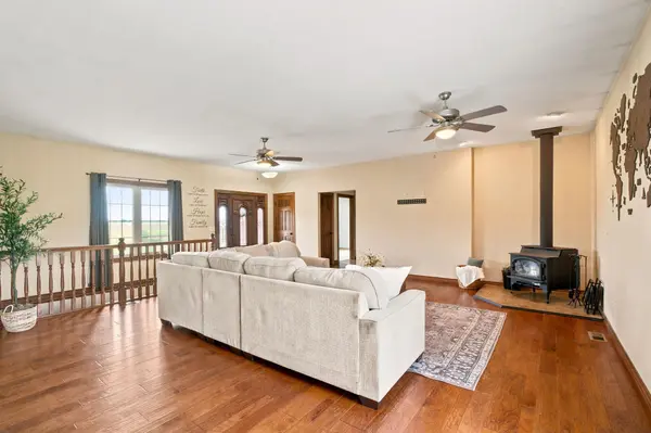 962 W 120th Ave N, Conway Springs, KS 67031-8046