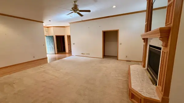 1770 N Country Club Rd #9, El Dorado, KS 67042