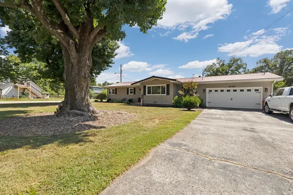 3148 W Farm Rd 168, Springfield, MO 65807