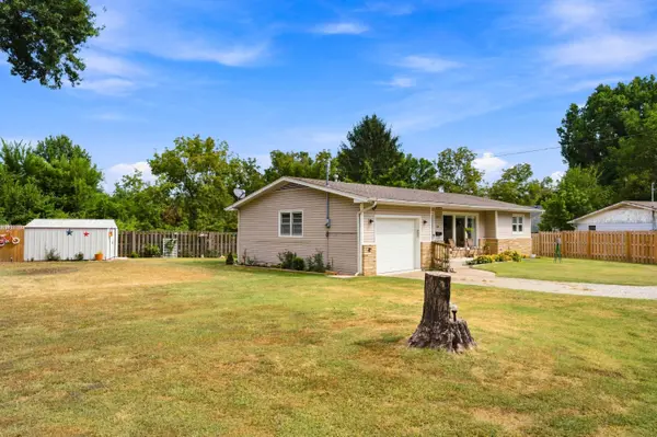 704 W Scott ST, Monett, MO 65708