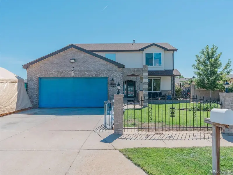 4860 Crown, Denver, CO 80239