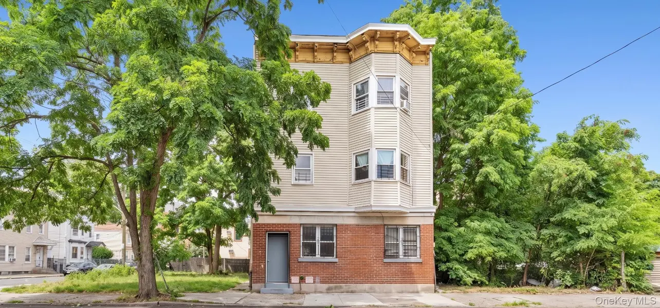 113 Herriot ST, Yonkers, NY 10701