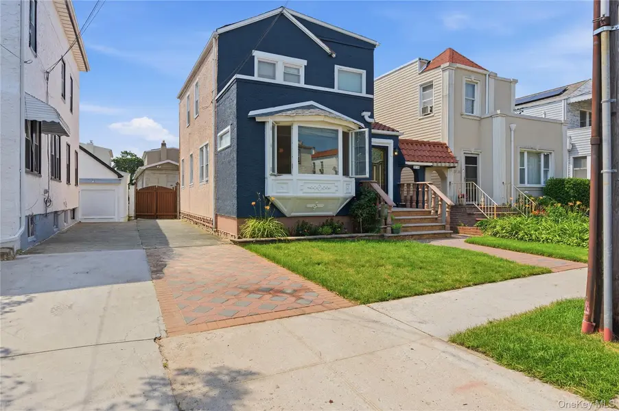 13720 233rd ST, Rosedale, NY 11422
