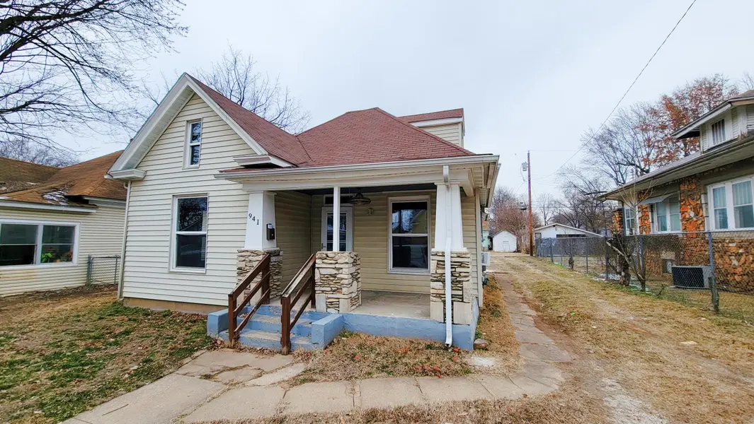 941 W Brower ST, Springfield, MO 65802