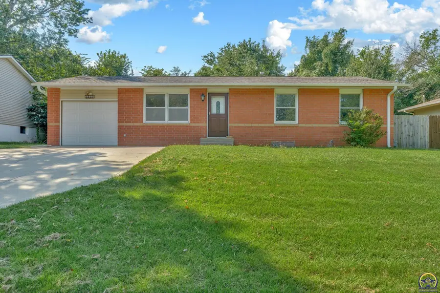 2225 SE 36th ST, Topeka, KS 66605