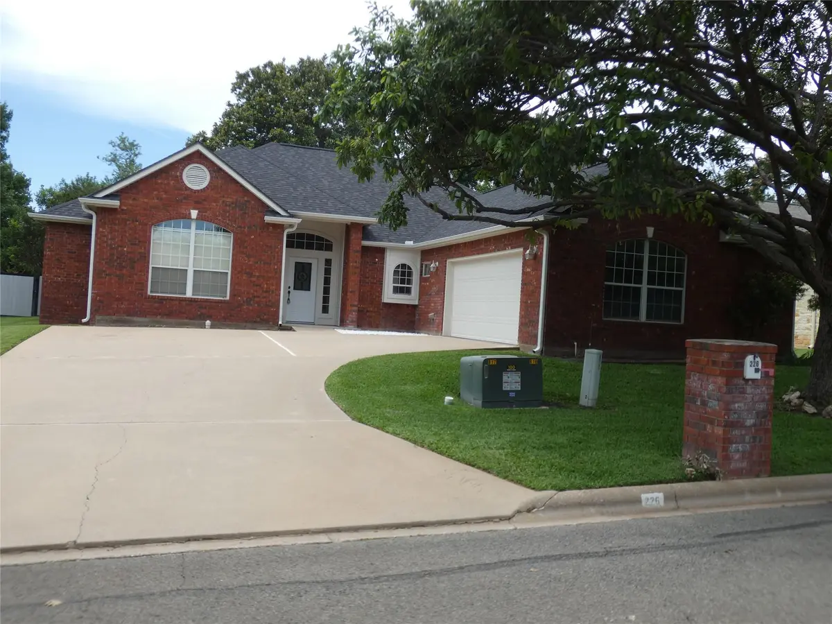 226 Muirfield ST, Meadowlakes, TX 78654