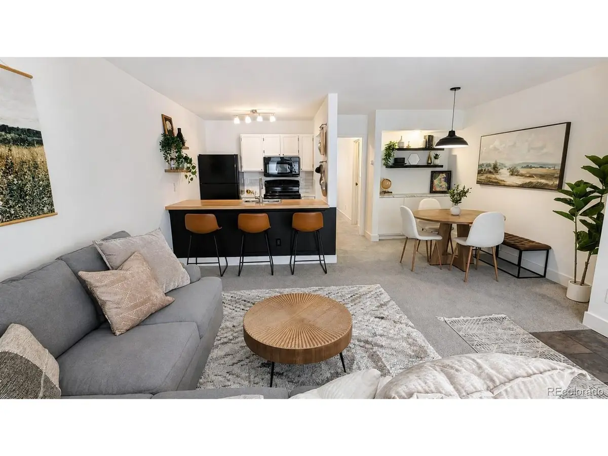 532 Oakwood #D103, Castle Rock, CO 80104