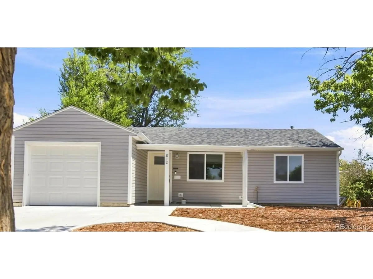 812 Geneva, Aurora, CO 80010