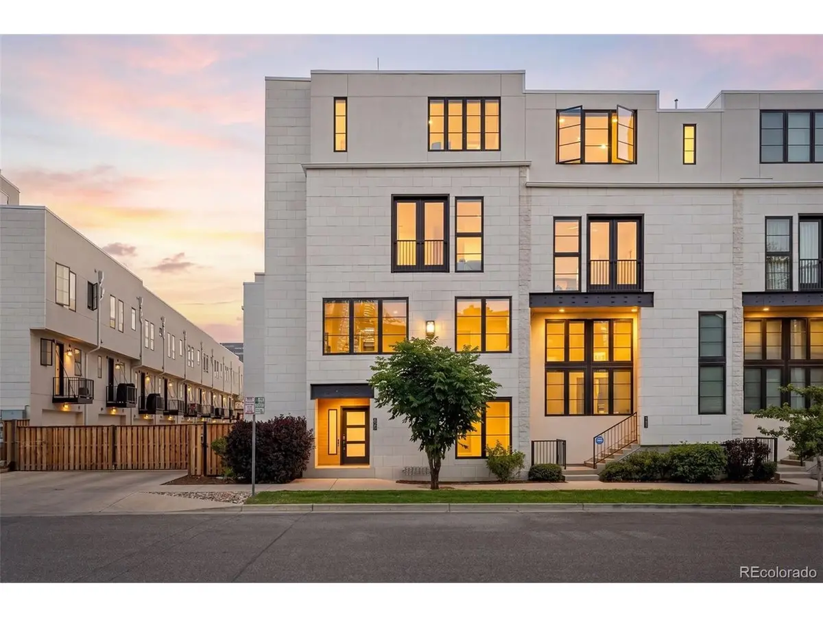 825 Bellaire, Denver, CO 80220