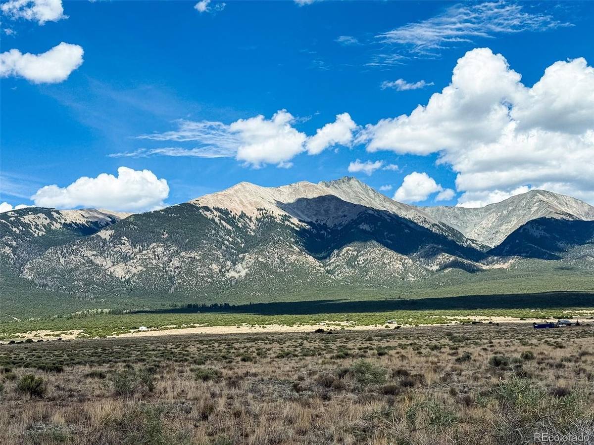 11 16th, Blanca, CO 81123