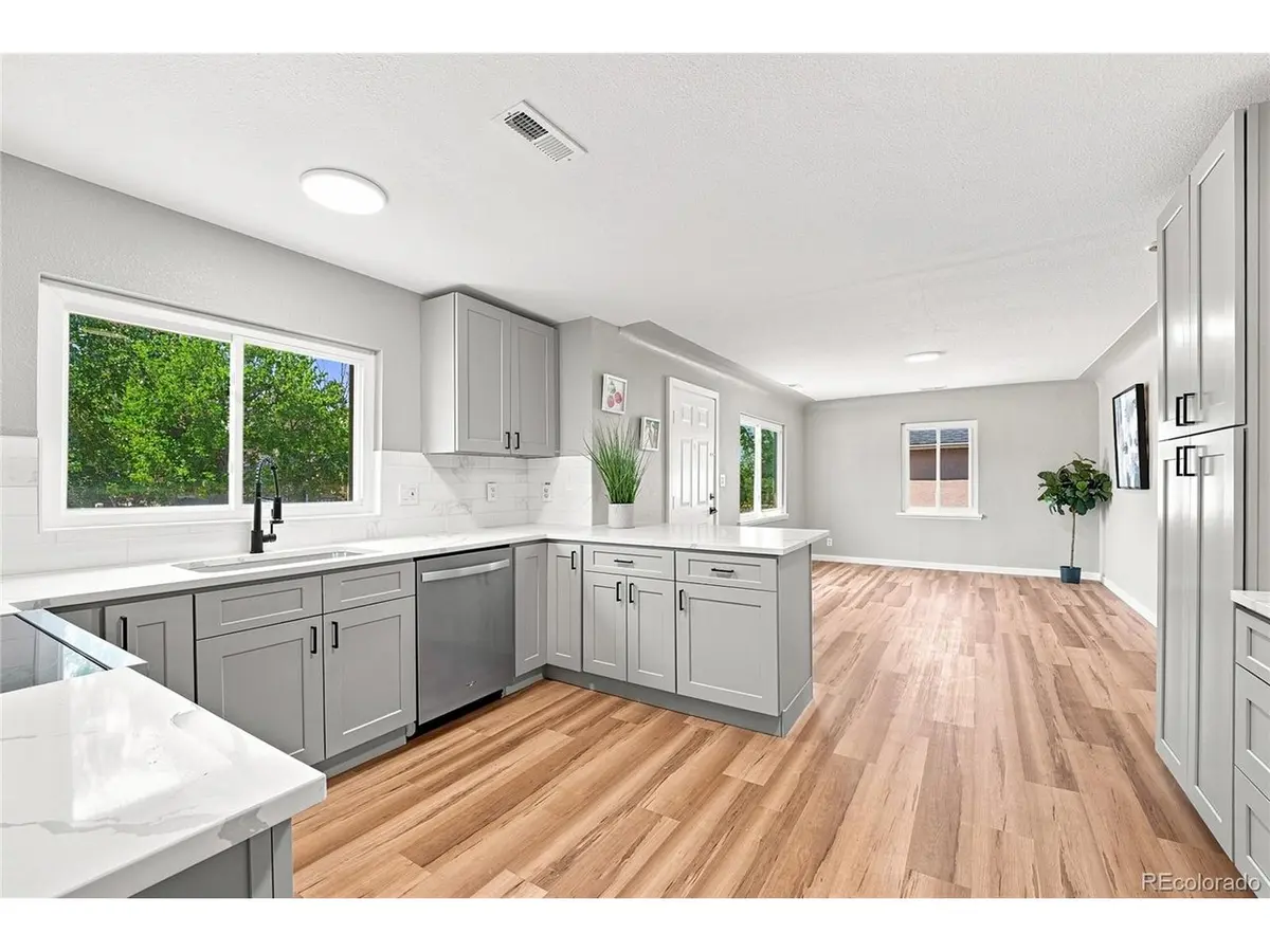 1364 Lima, Aurora, CO 80010