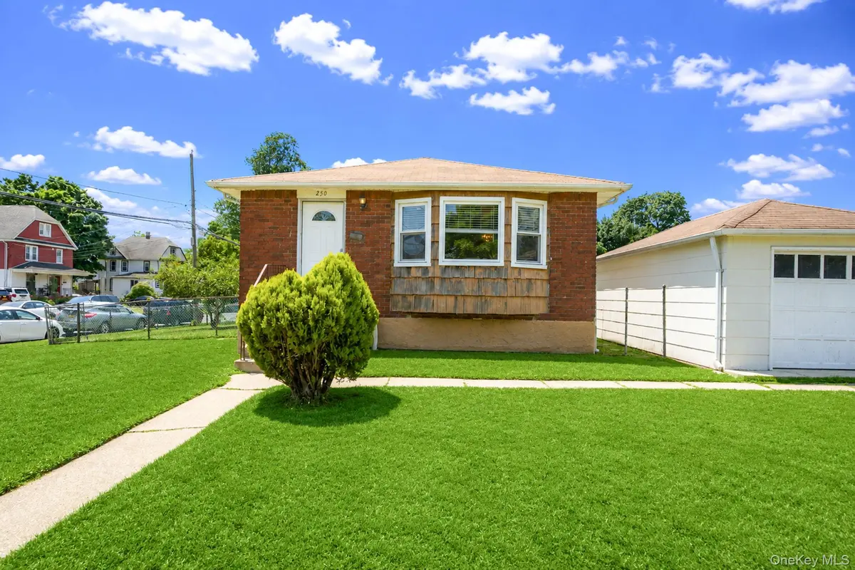 250 Church ST, Freeport, NY 11520
