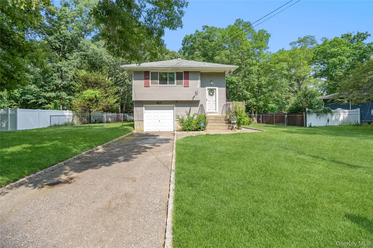 417 Winters DR, Mastic, NY 11950
