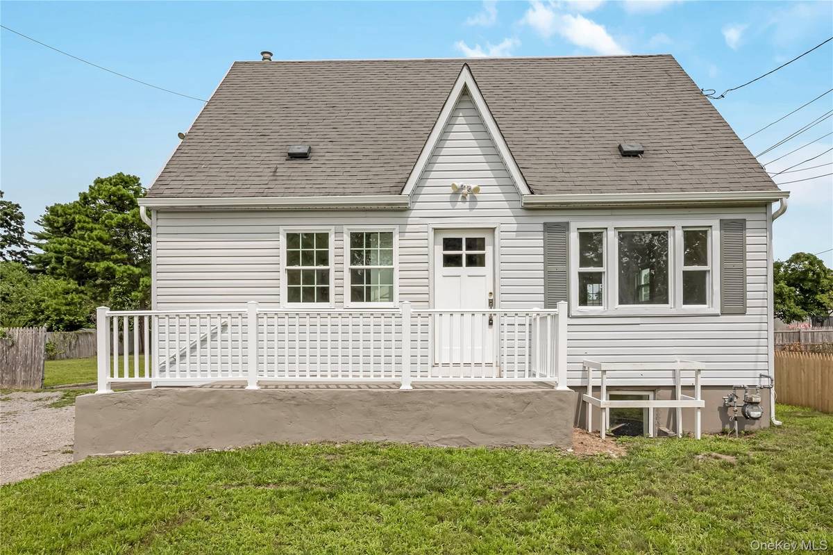 239 Ocean AVE, Brentwood, NY 11717
