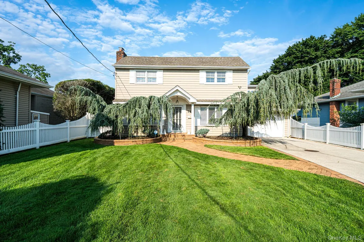 752 Oakfield AVE, Bellmore, NY 11710