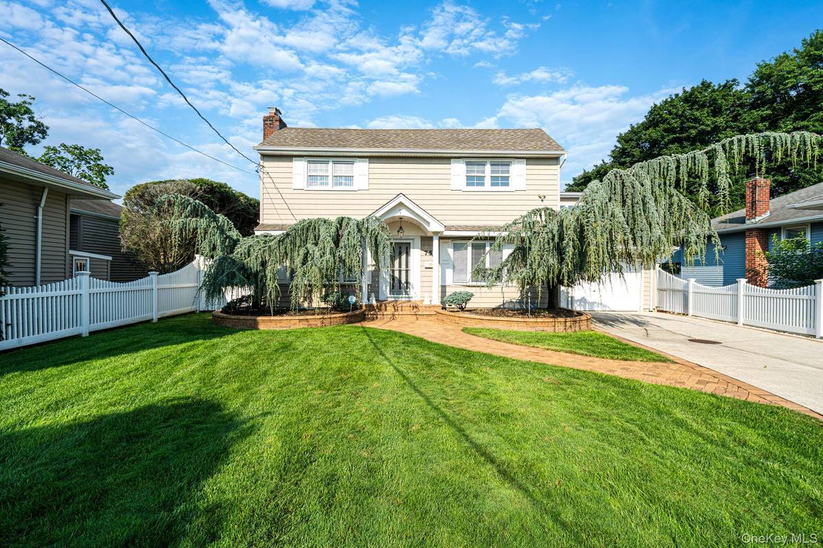 752 Oakfield AVE, Bellmore, NY 11710
