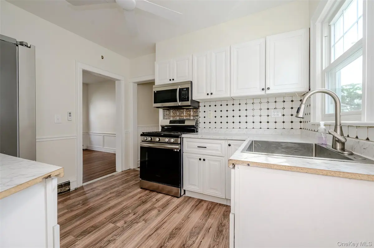 18 Watkins ST #Unit 3, Lynbrook, NY 11563