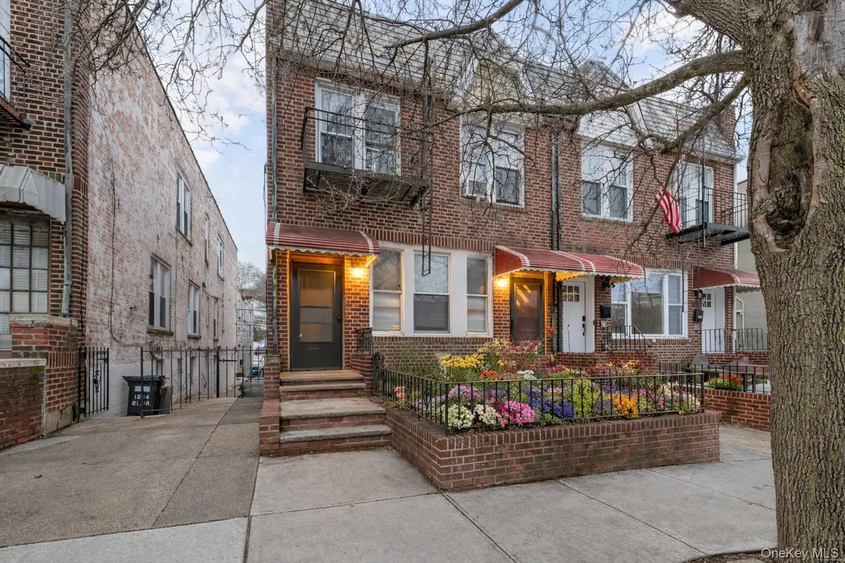 1840 21st DR, Astoria, NY 11105