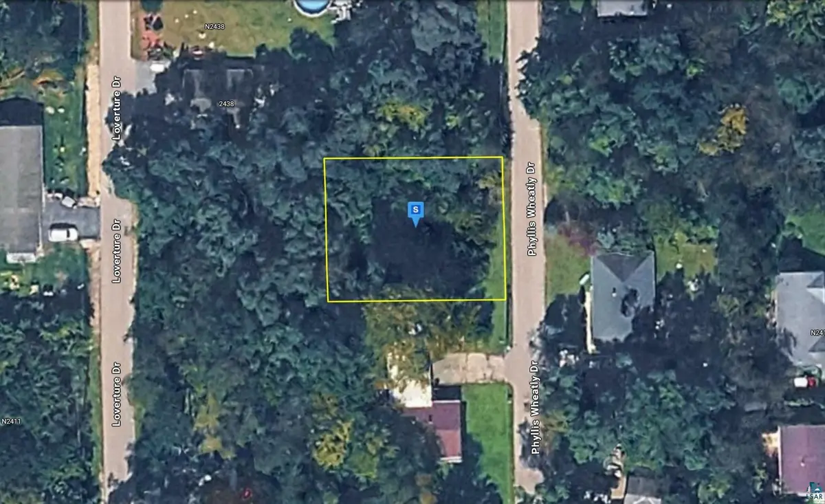 N2435 Phyllis Wheatly Dr, Burlington, WI 53105