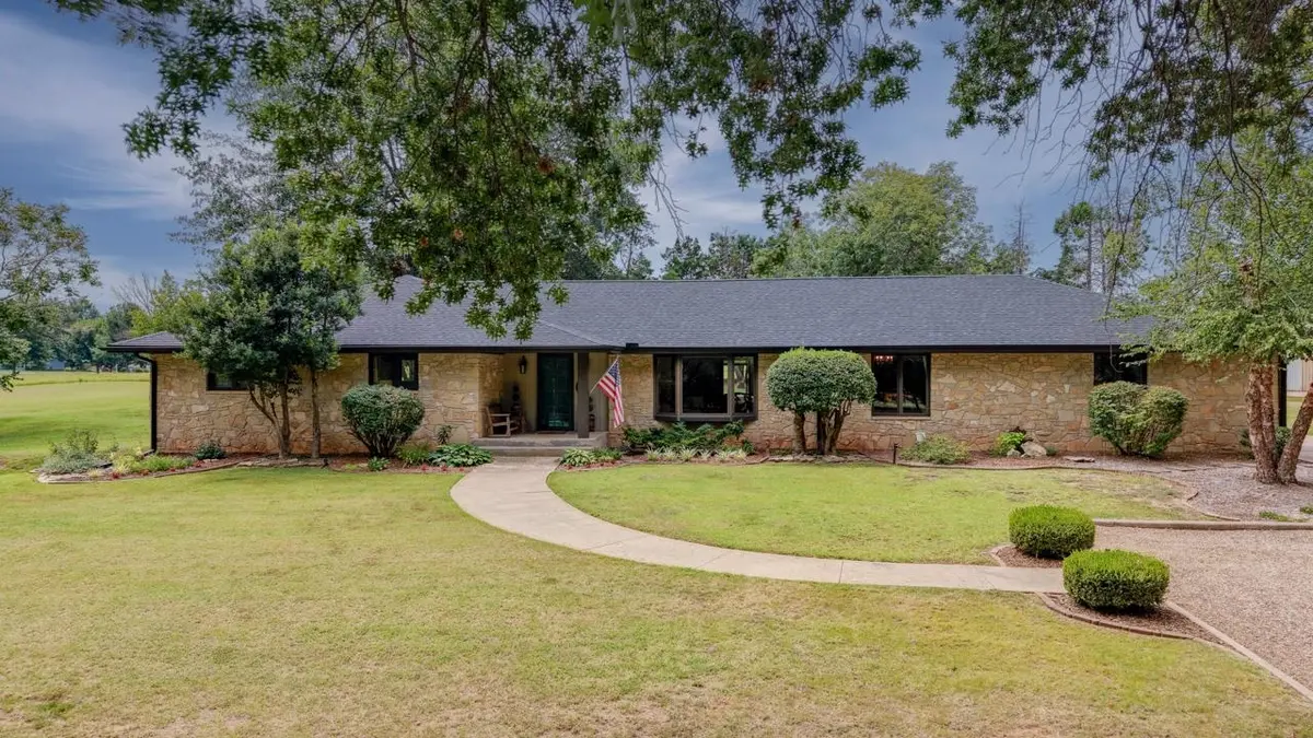 2017 E Chestnut Ave., Arkansas City, KS 67005