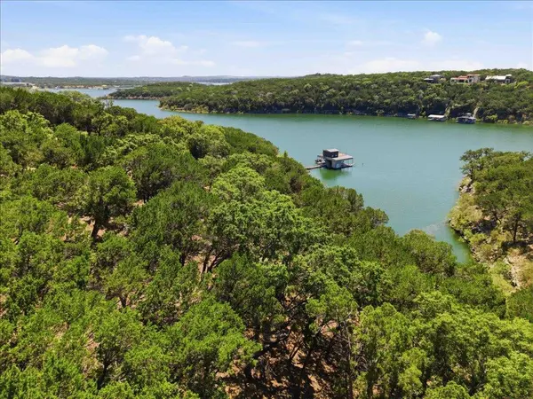 18005 Breakwater DR, Jonestown, TX 78645