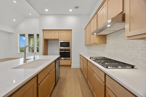 1700 Crimson Sunset DR, Georgetown, TX 78628