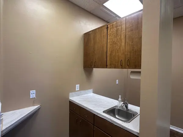 702 Chestnut St ST #106, Bastrop, TX 78602