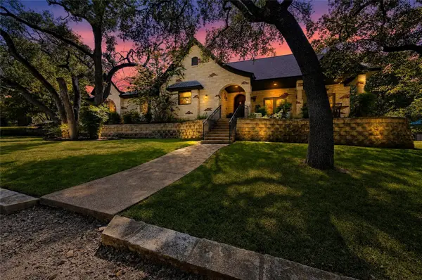 700 Willow Creek RD,  Salado,  TX 76571