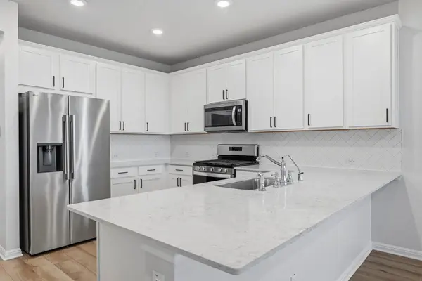 727 Gray Fox LOOP, Hutto, TX 78634