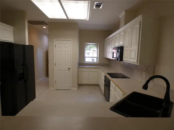 226 Muirfield ST, Meadowlakes, TX 78654