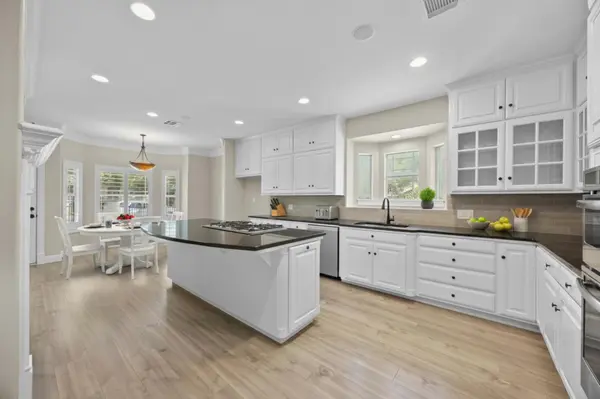 4801 Interlachen LN, Austin, TX 78747