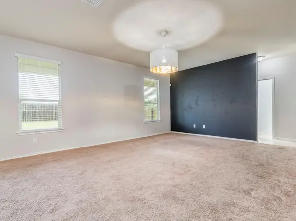 213 Ammonite LN, Jarrell, TX 76537