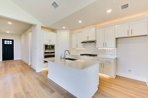 427 Fountain Grass DR, San Marcos, TX 78666