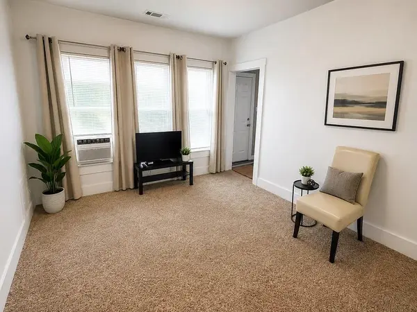 903 E 12th ST, Austin, TX 78702
