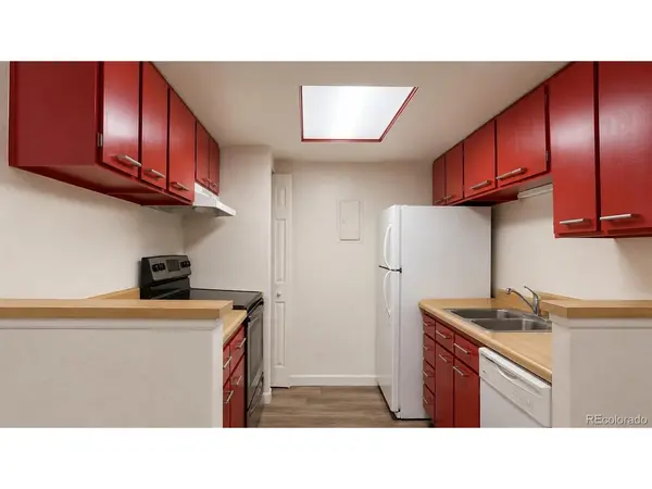 1895 S Pitkin #B, Aurora, CO 80017