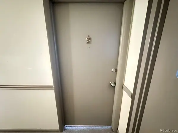 937 N Clarkson #206, Denver, CO 80218