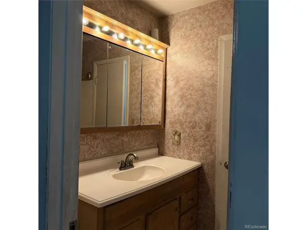 1955 S Oakland, Aurora, CO 80014