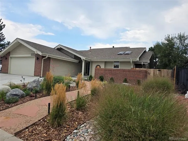 8082 W Chenango, Littleton, CO 80123