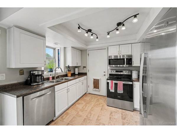 5600 S Queen, Littleton, CO 80127