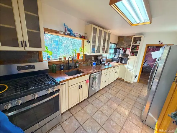 25 Pine, Golden, CO 80401