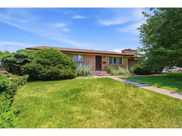 7290 S Penrose, Centennial, CO 80122