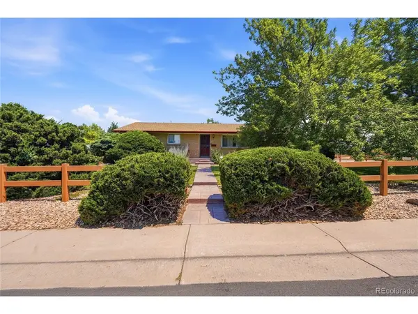 7290 S Penrose, Centennial, CO 80122