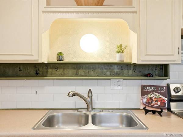 26407 S End, Kittredge, CO 80457