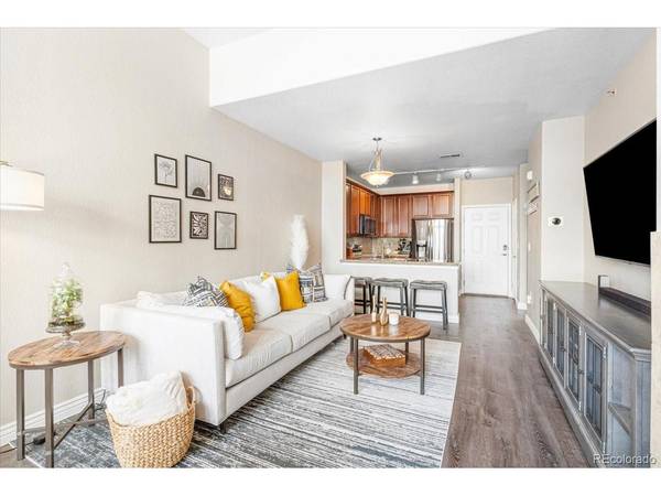 8489 Canyon Rim #304, Englewood, CO 80112