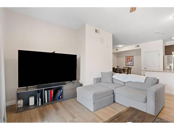 10052 W Ute #206, Littleton, CO 80127