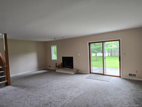 256 Heritage LN, Monroe, NY 10950